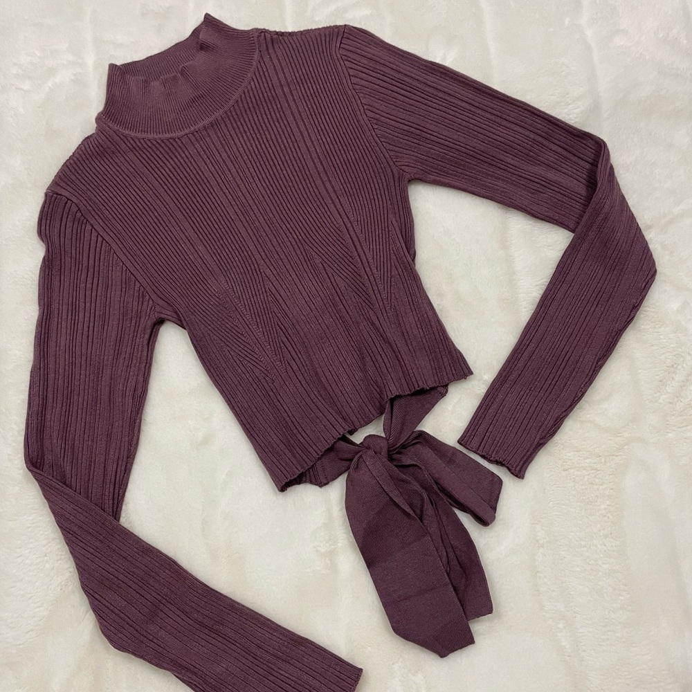 Open Back TurtleNeck - Picture 7 of 10